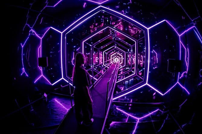 Step Into a World of Art Like Never Before